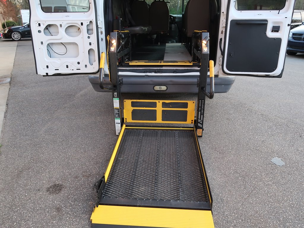 2006 Ford Econoline Image 19