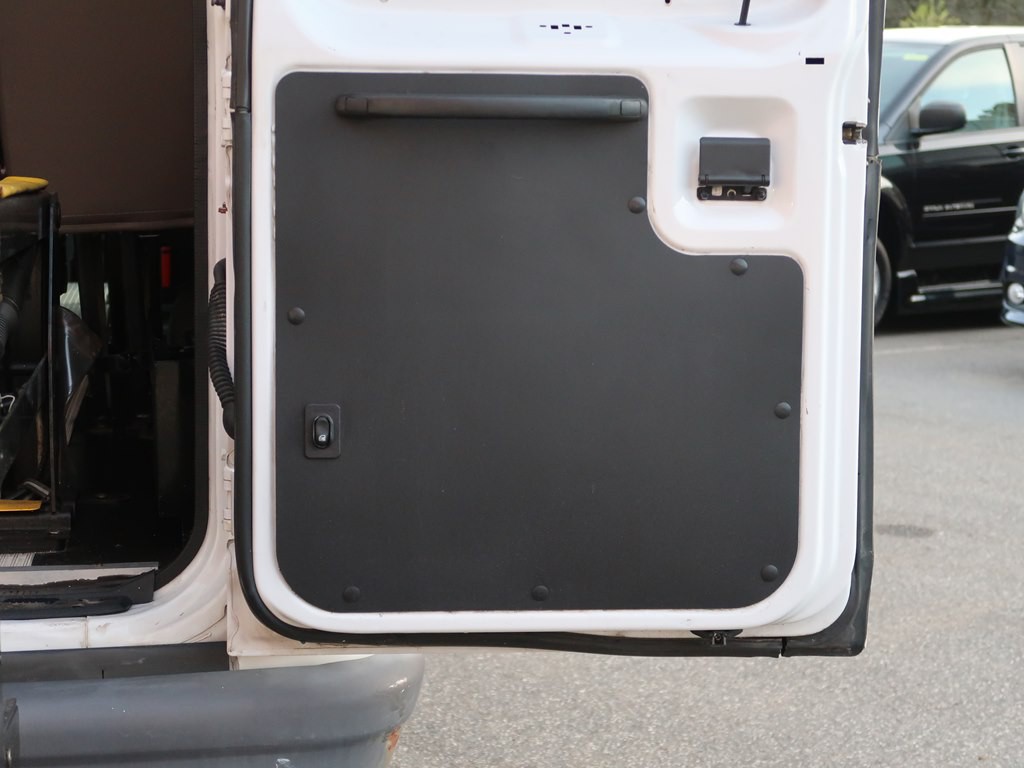 2006 Ford Econoline Image 21