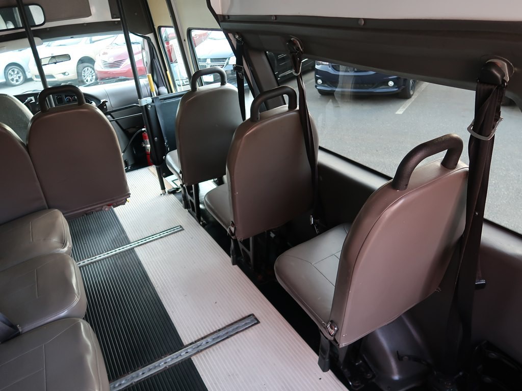 2006 Ford Econoline Image 26