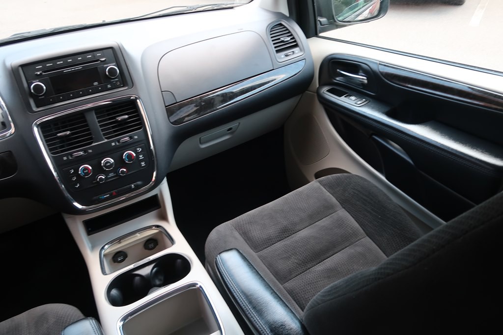 2016 Dodge Grand Caravan Image 38
