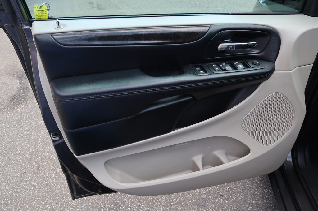 2016 Dodge Grand Caravan Image 40