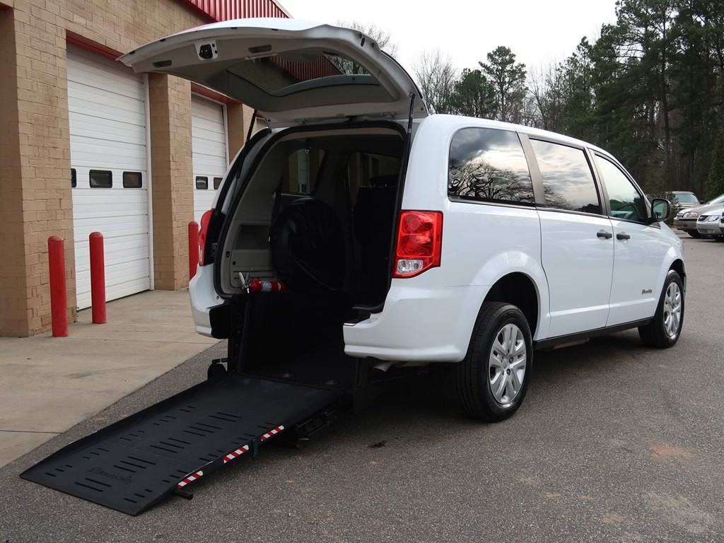 2019 Dodge Grand Caravan Image 1