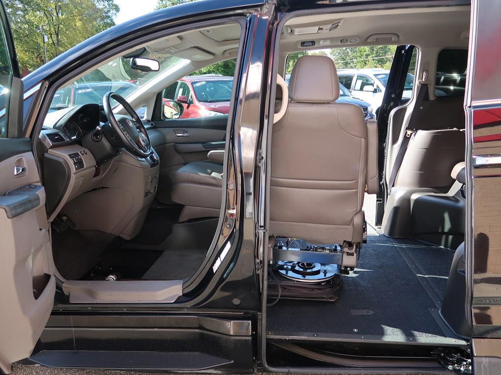 2014 Honda Odyssey Image 4