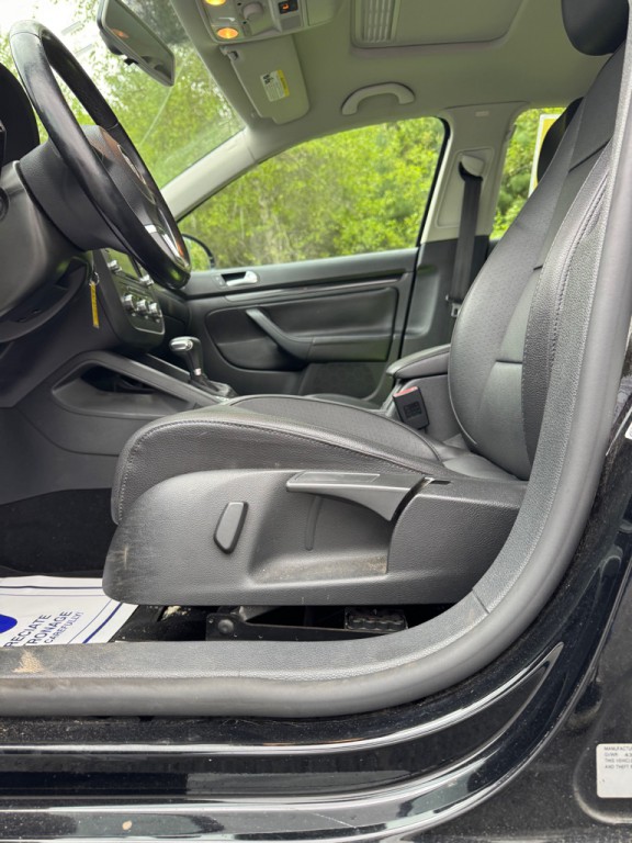 2010 Volkswagen Jetta Image 12