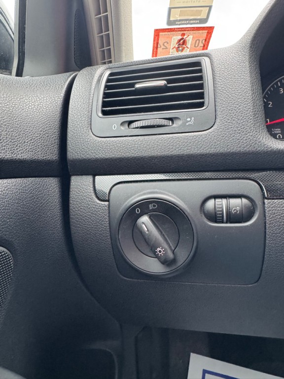 2010 Volkswagen Jetta Image 18
