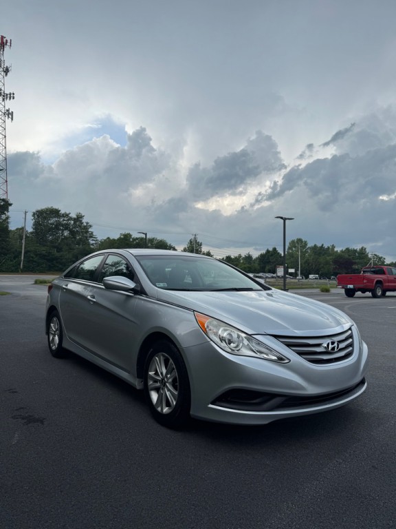 2014 Hyundai Sonata Image 2