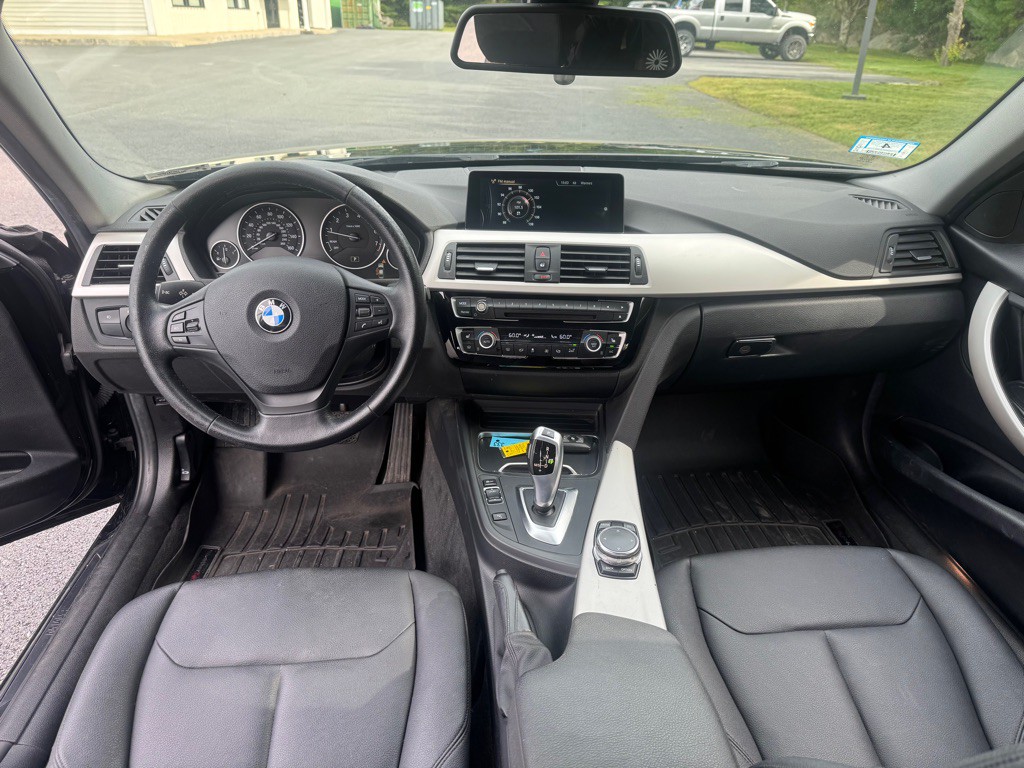 2016 BMW 3 Series Image 7