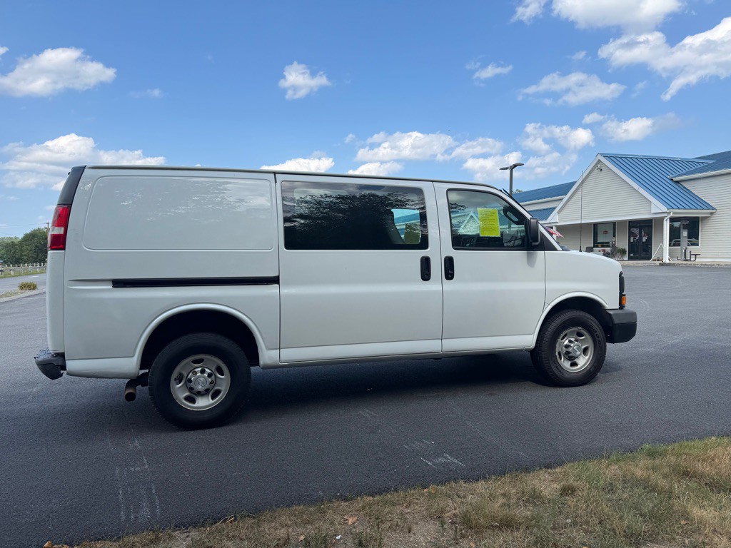2016 Chevrolet Express Image 6