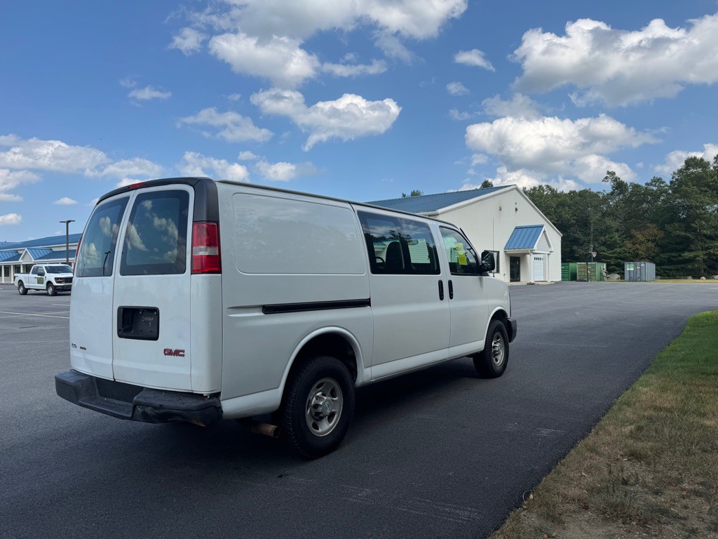 2016 Chevrolet Express Image 7