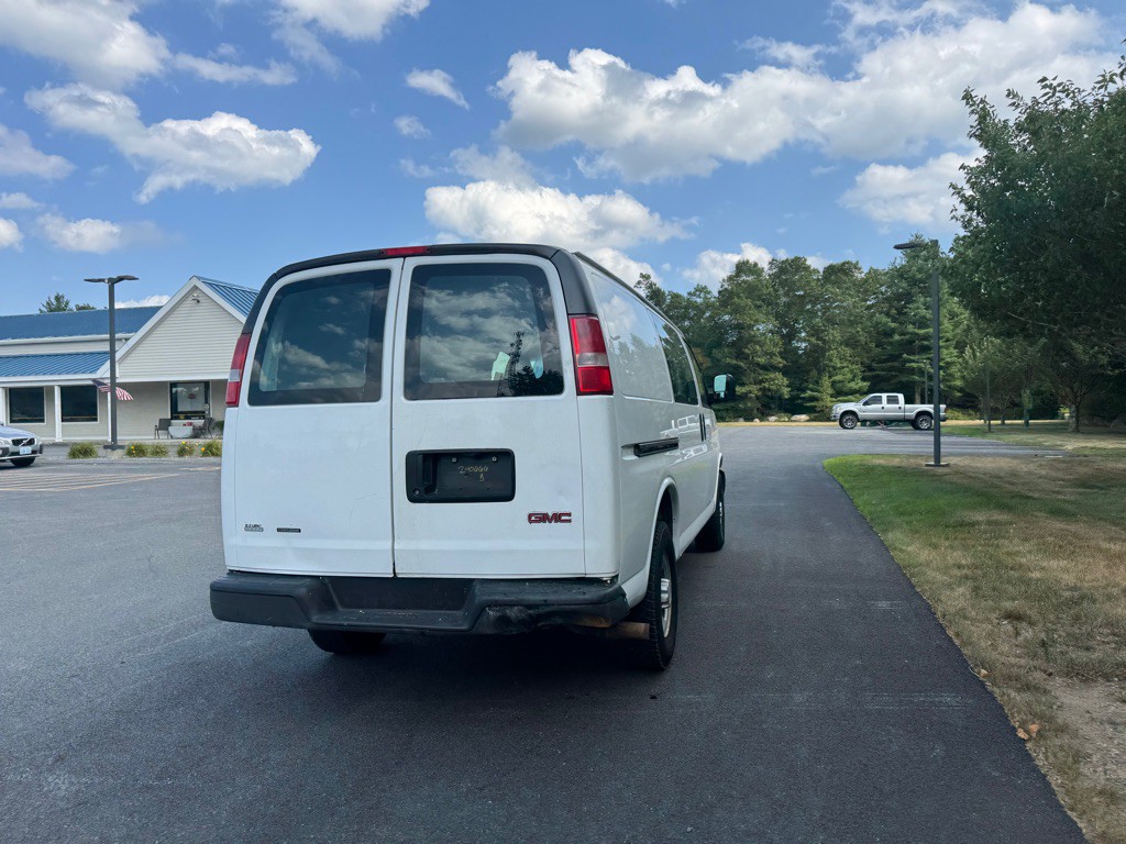 2016 Chevrolet Express Image 8