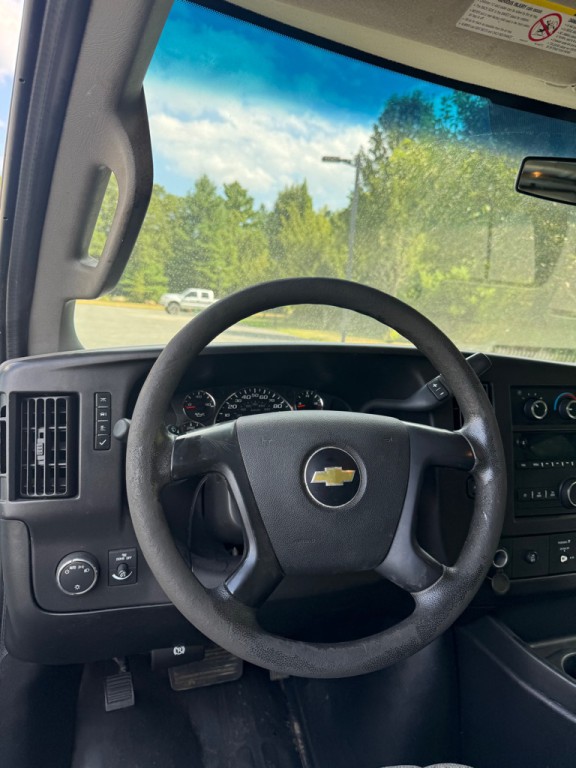 2016 Chevrolet Express Image 17