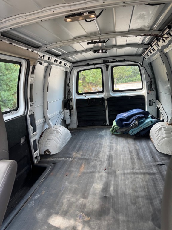 2016 Chevrolet Express Image 19