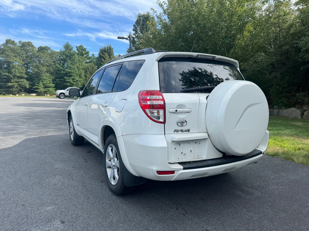 2012 Toyota Rav4 Image 8