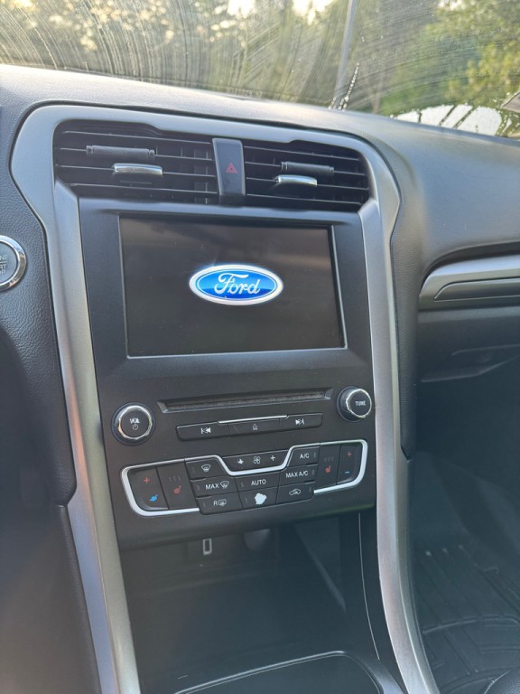 2017 Ford Fusion Image 25