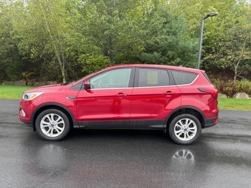 2019 Ford Escape Image 2