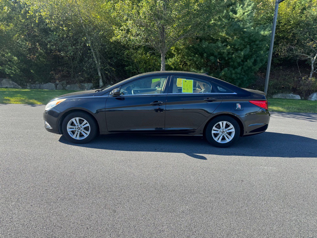 2013 Hyundai Sonata Image 2