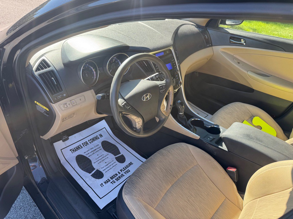 2013 Hyundai Sonata Image 9
