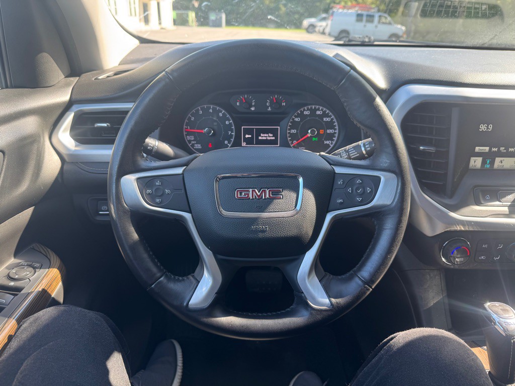 2017 GMC Acadia Image 10