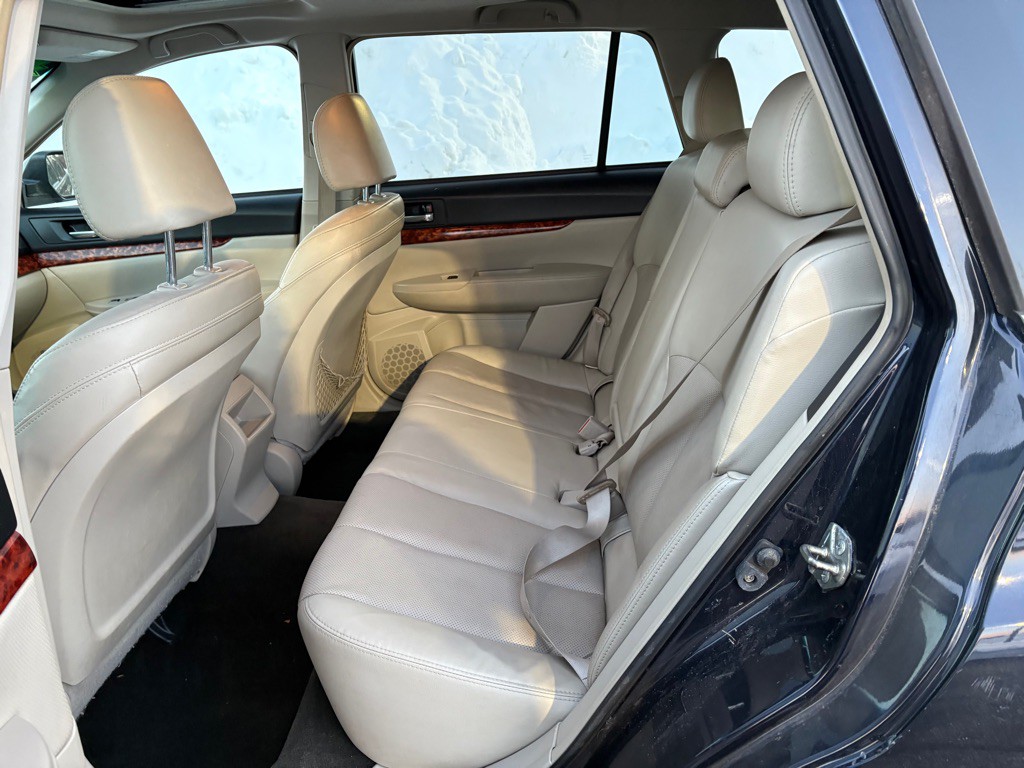 2012 Subaru Outback Image 8