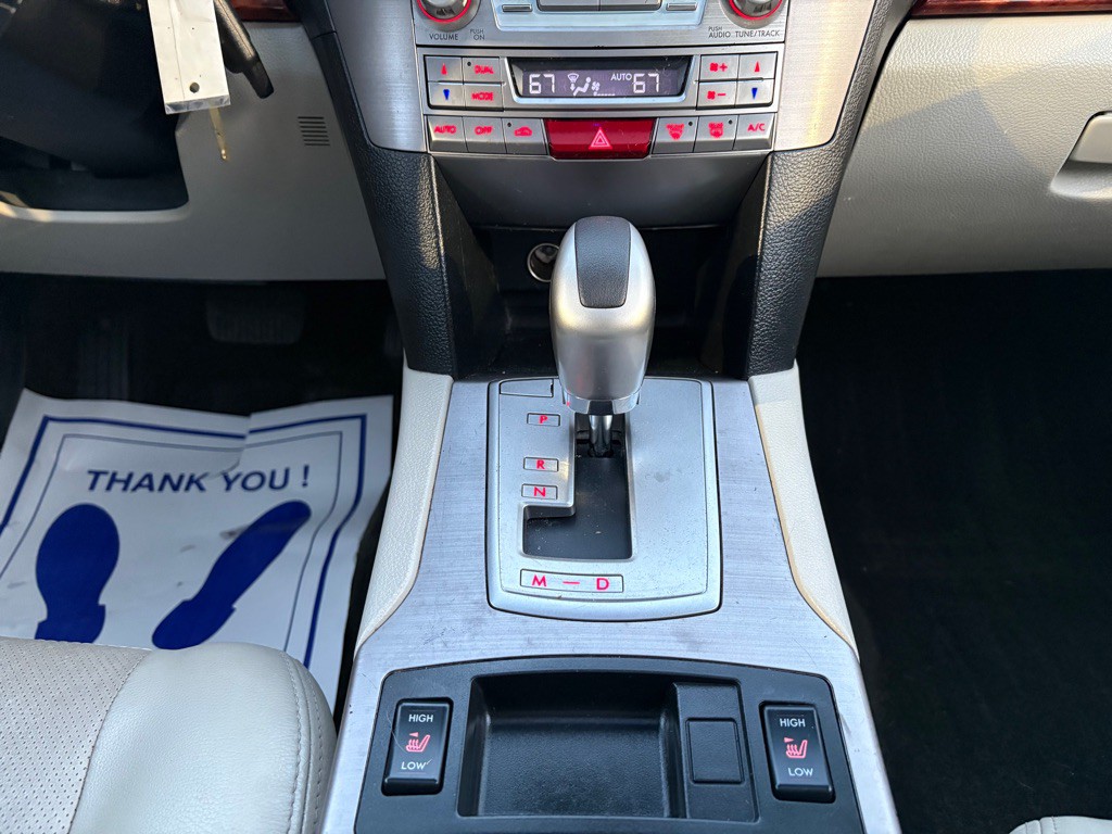 2012 Subaru Outback Image 10