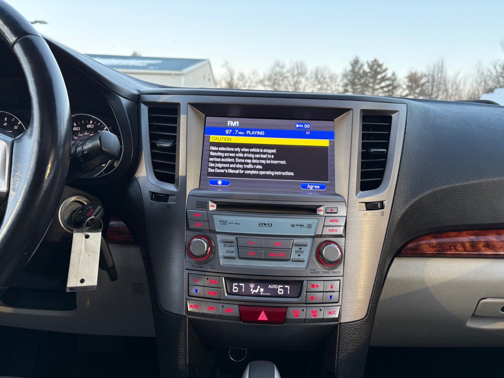 2012 Subaru Outback Image 11