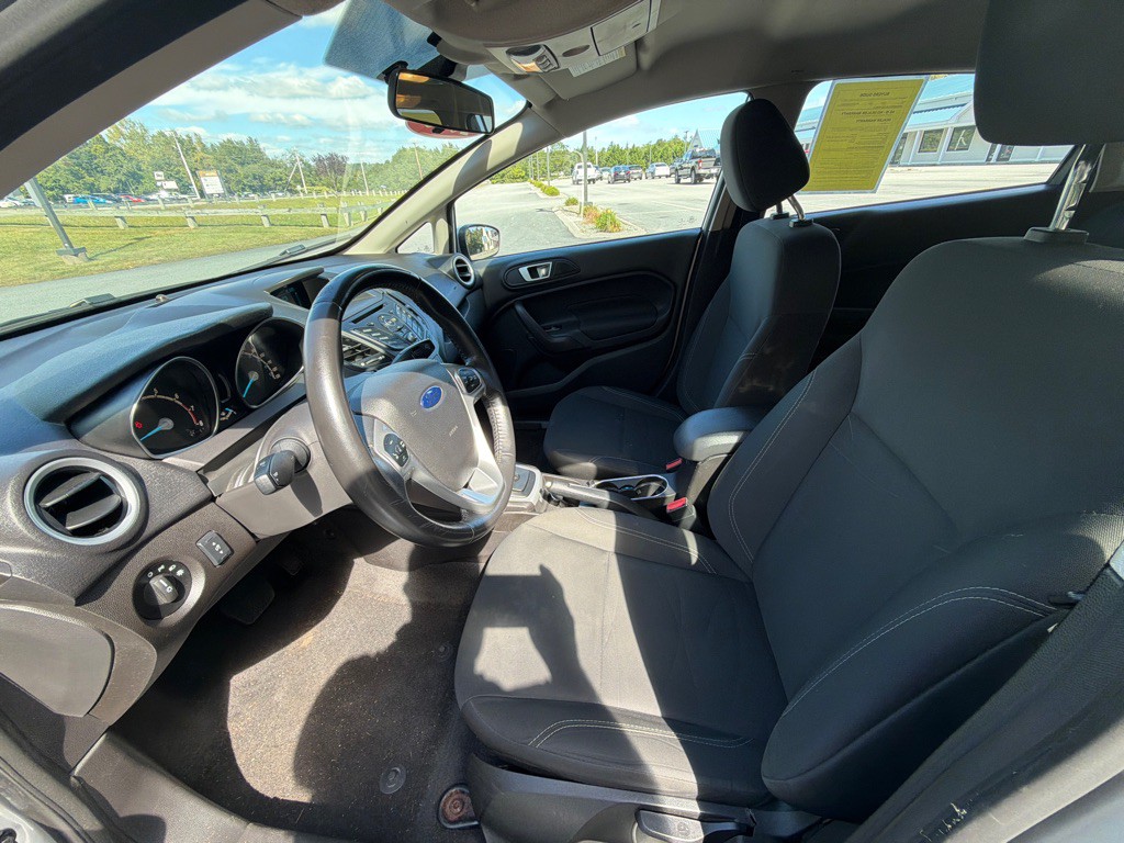 2016 Ford Fiesta Image 9