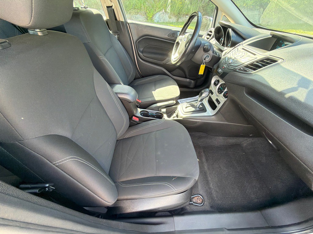 2016 Ford Fiesta Image 10