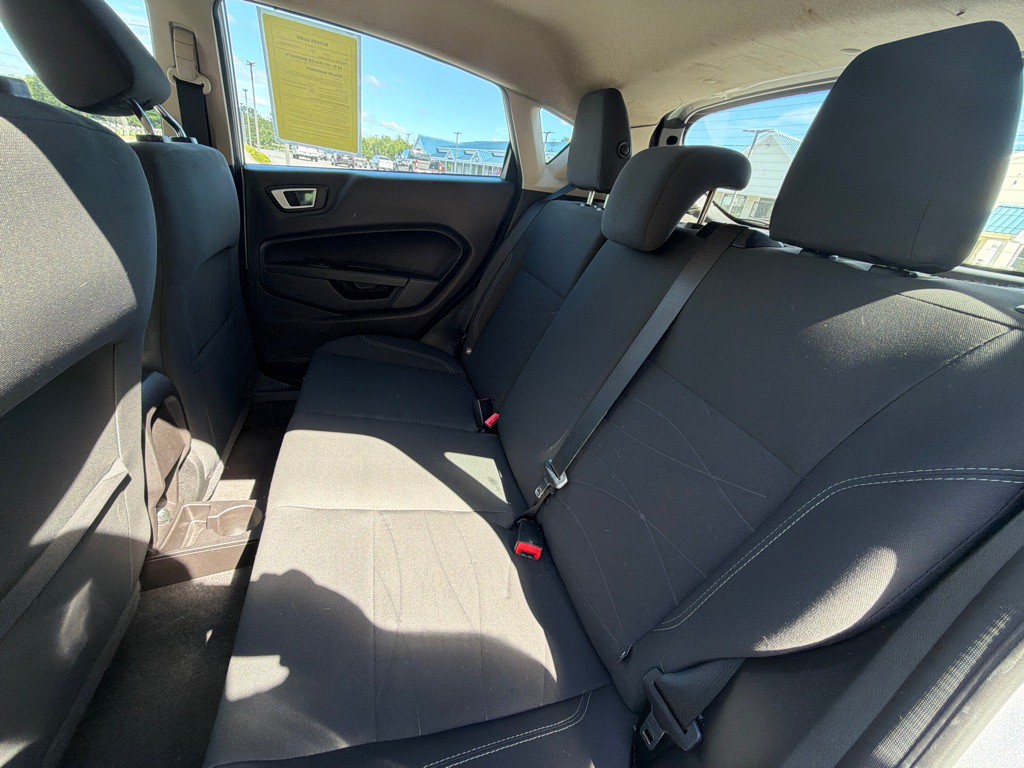 2016 Ford Fiesta Image 11