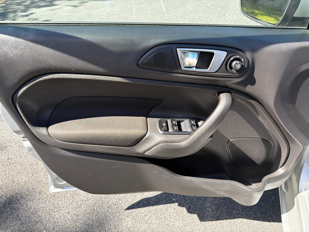 2016 Ford Fiesta Image 13