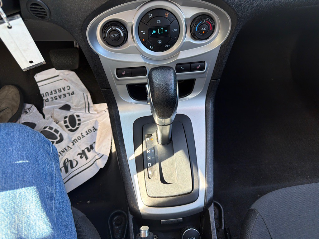 2016 Ford Fiesta Image 18