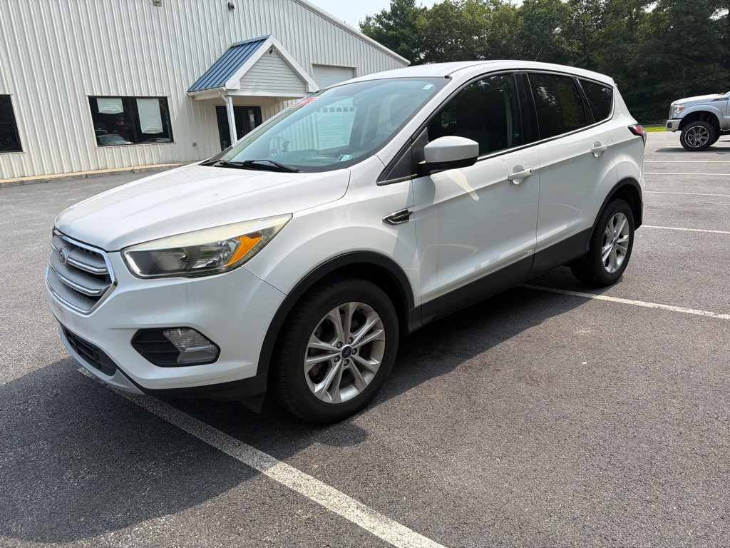 2017 Ford Escape Image 2