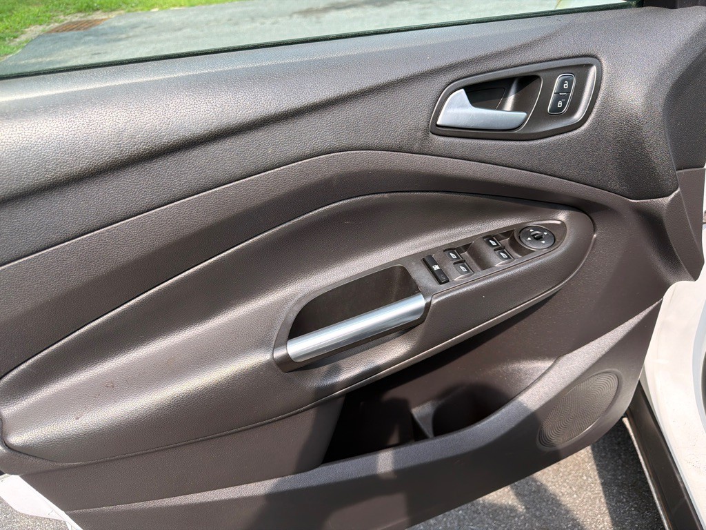 2017 Ford Escape Image 9