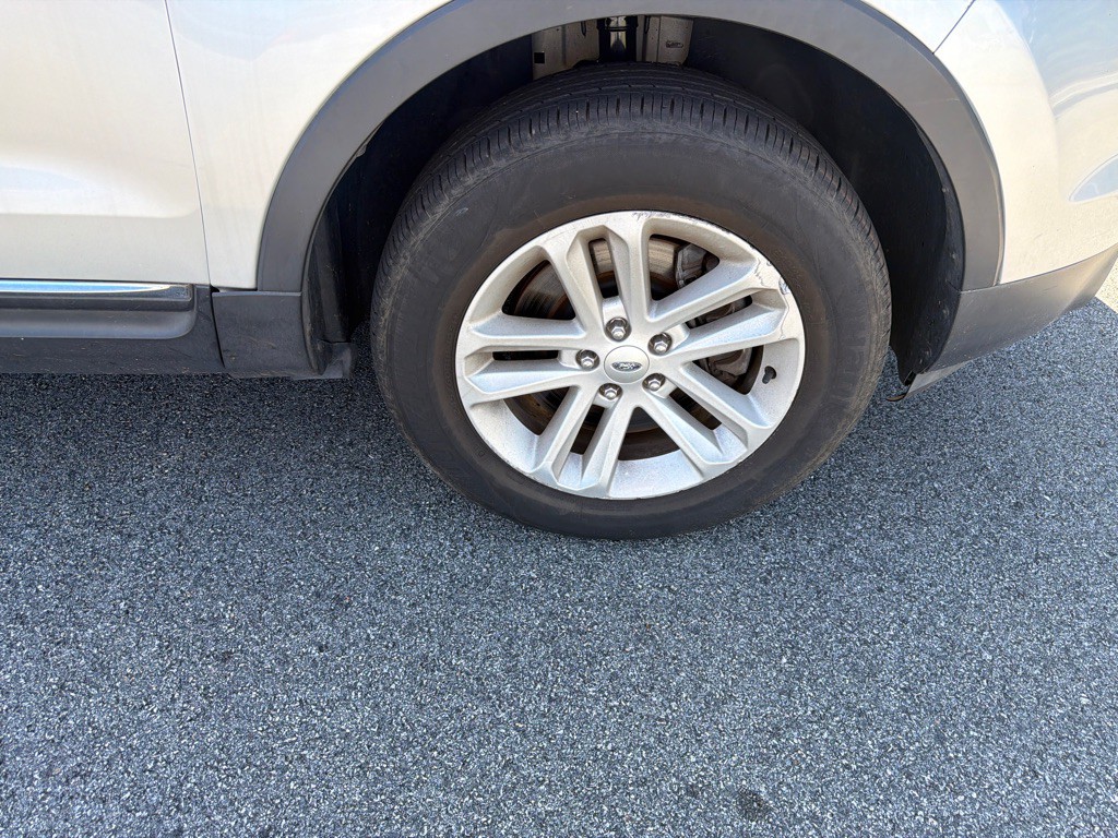 2014 Ford Explorer Image 18
