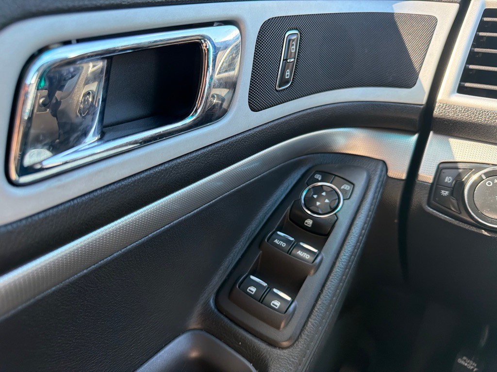 2014 Ford Explorer Image 26