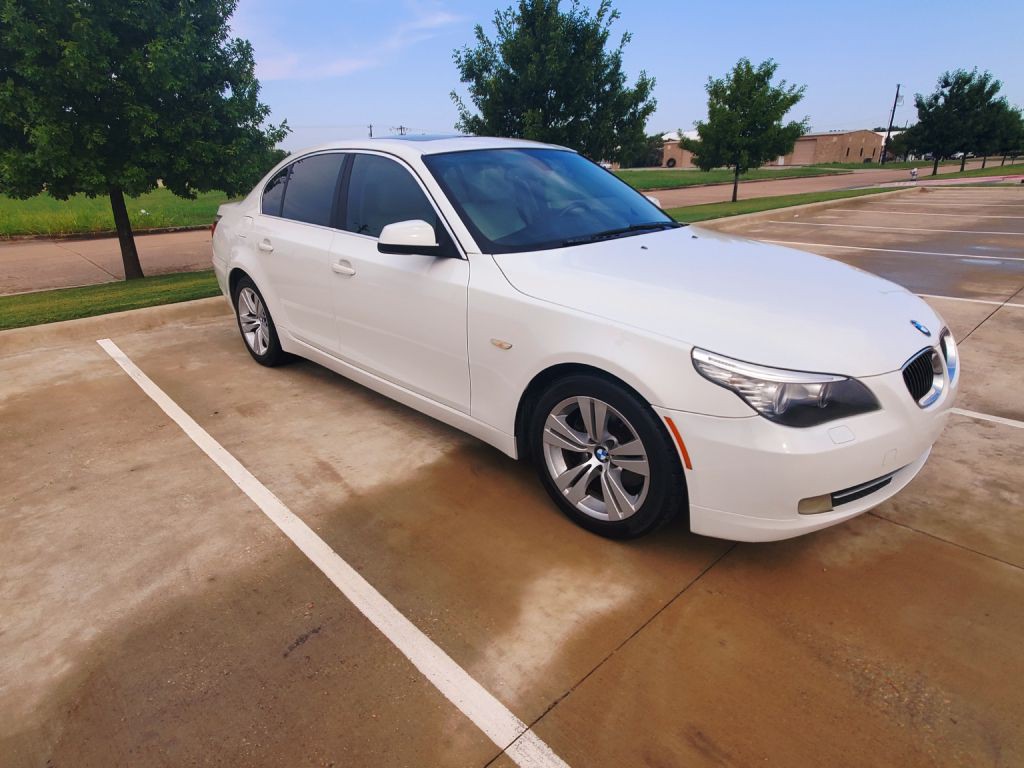 2010 BMW 5 Series Image 3