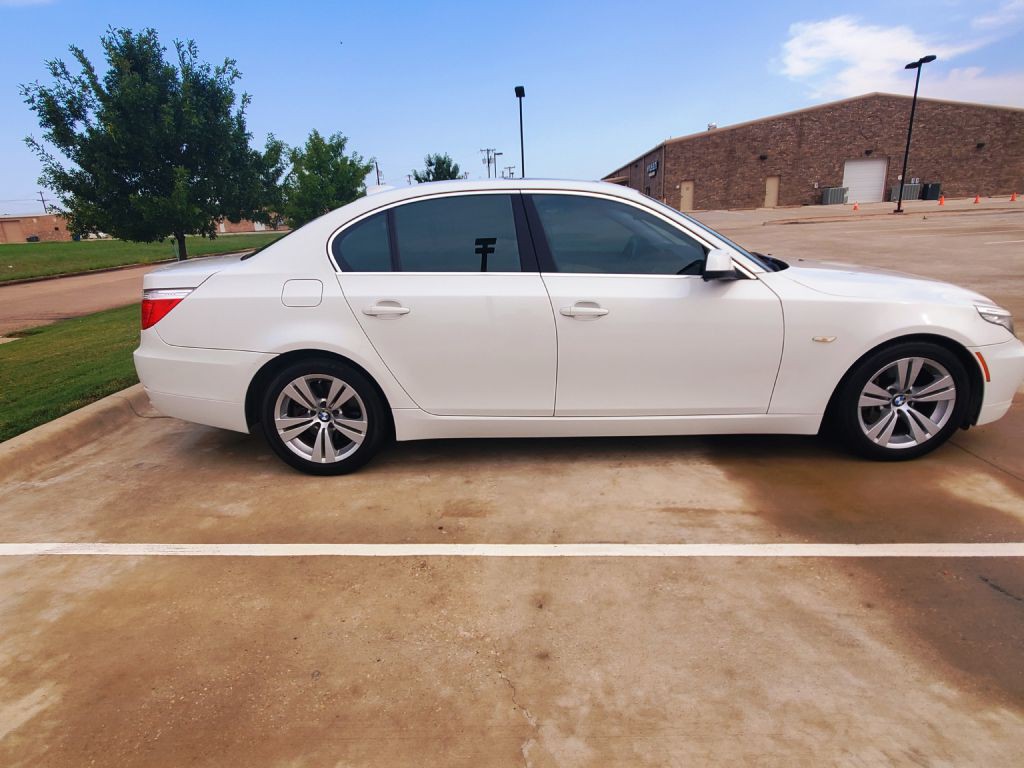 2010 BMW 5 Series Image 4