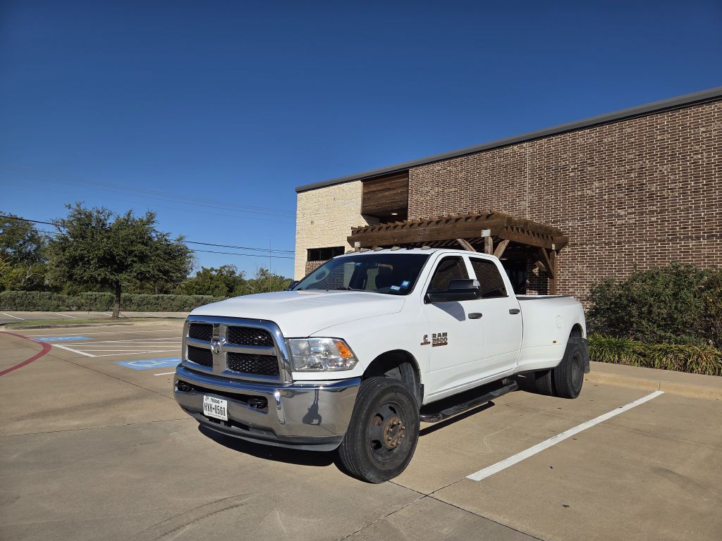 2016 RAM 3500 Image 2