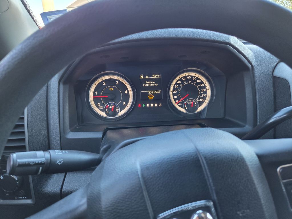 2016 RAM 3500 Image 11