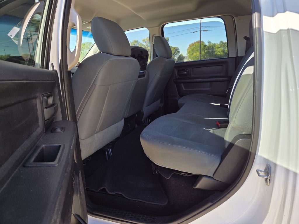 2016 RAM 3500 Image 14