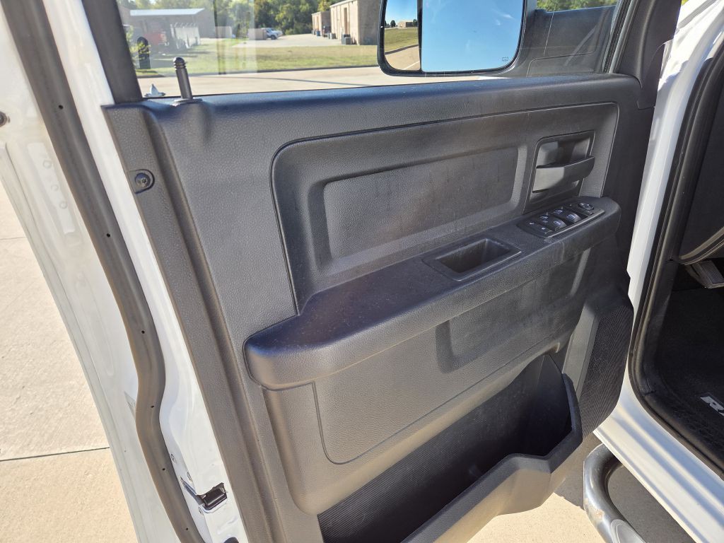 2016 RAM 3500 Image 15