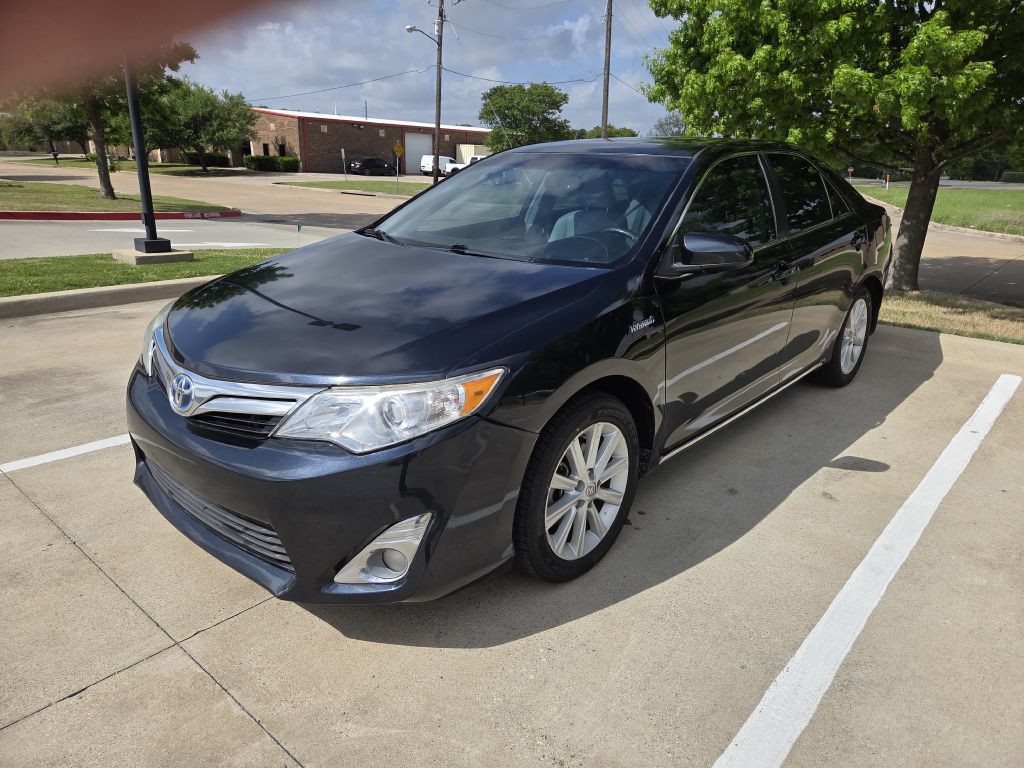 2014 Toyota Camry Image 2