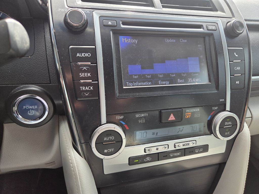 2014 Toyota Camry Image 7