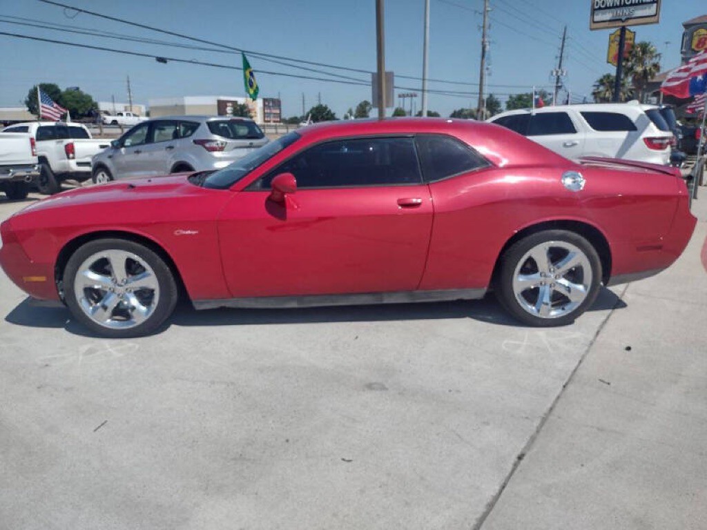 2013 Dodge Challenger Image 4