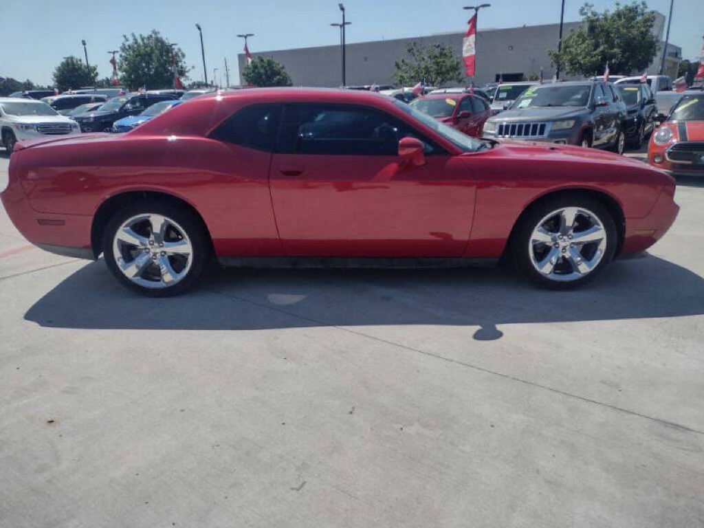 2013 Dodge Challenger Image 8