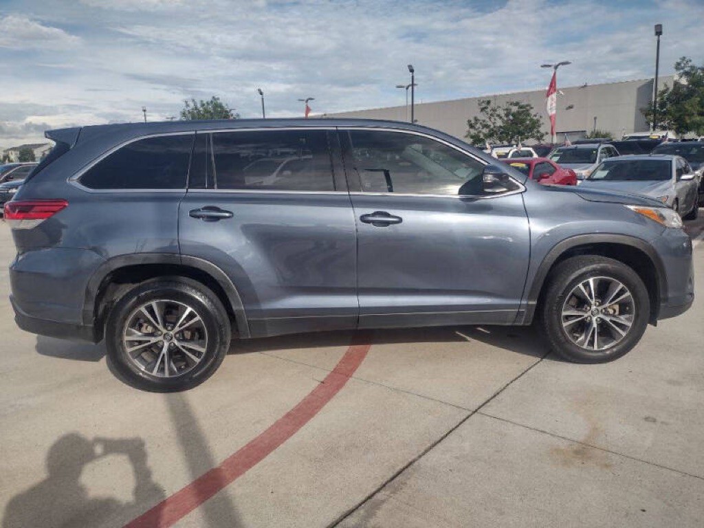2019 Toyota Highlander Image 8