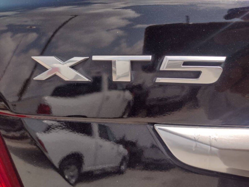 2019 Cadillac XT5 Image 8