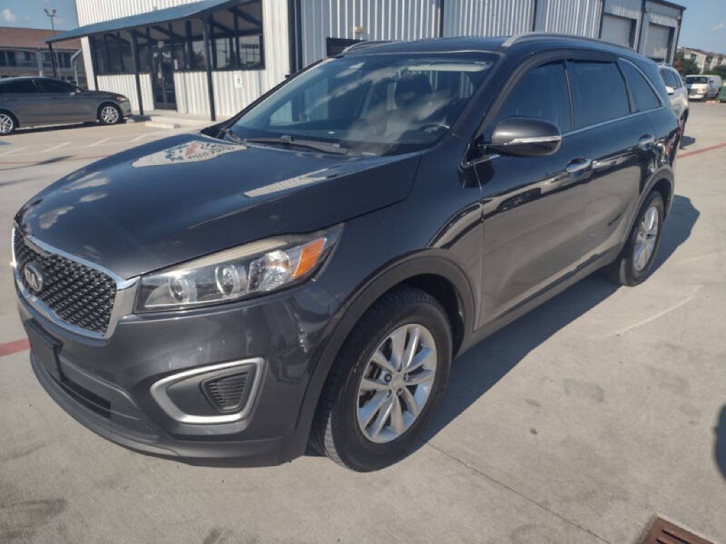 2017 Kia Sorento Image 1