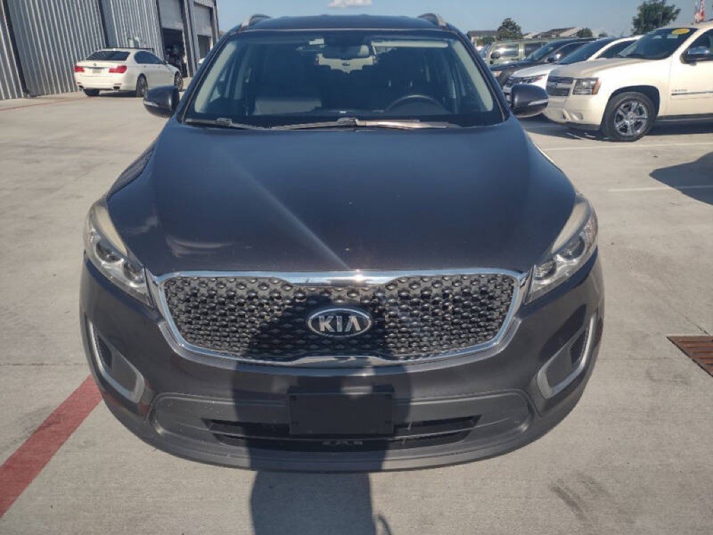 2017 Kia Sorento Image 2