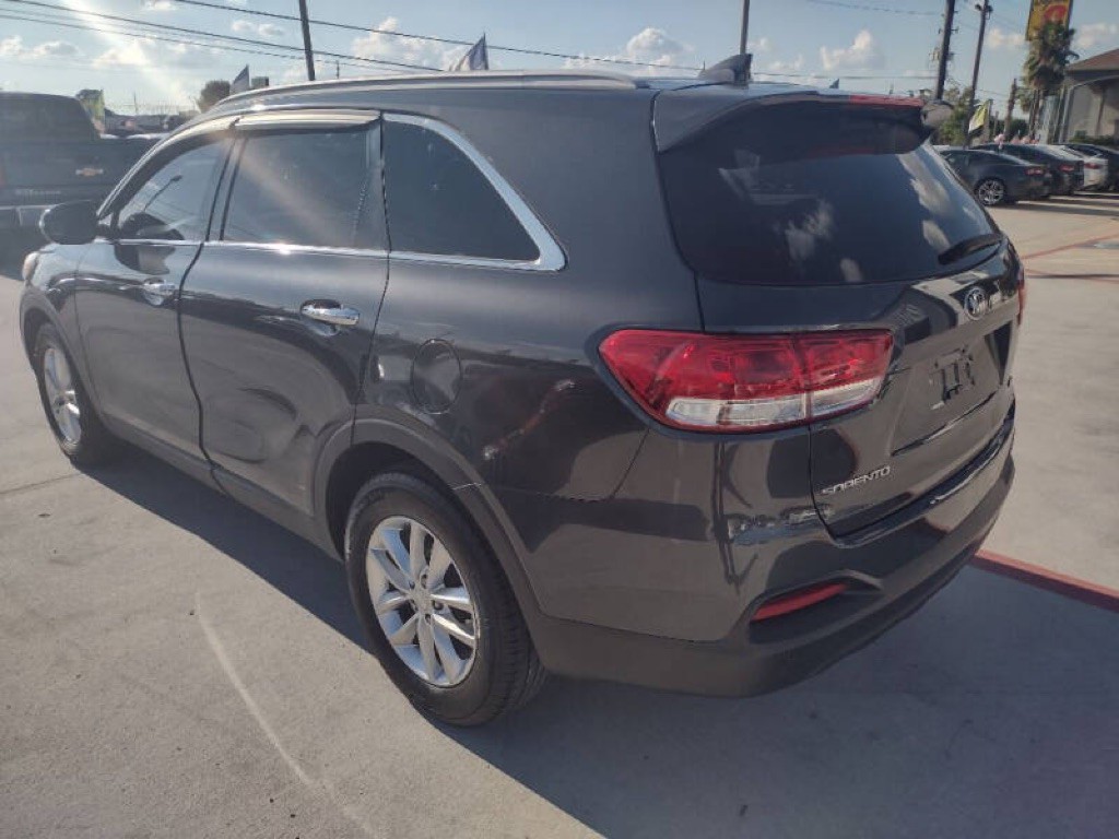 2017 Kia Sorento Image 5