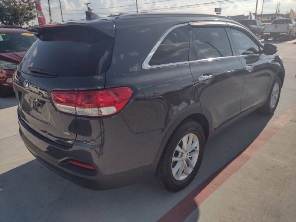 2017 Kia Sorento Image 7